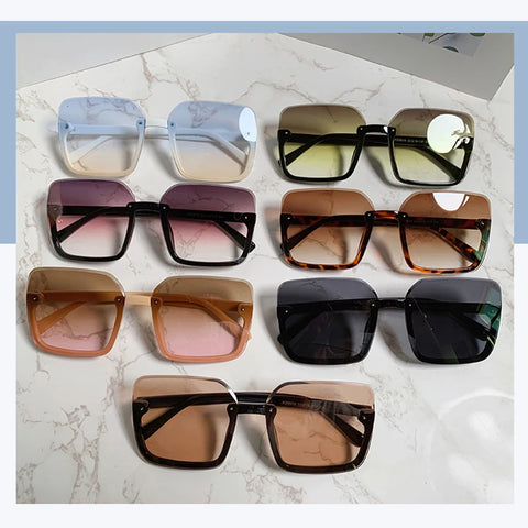 Óculos de Sol Feminino Square - LabelyStore